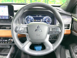 【純正革巻きステアリング】上質な革を使用することで、手にしっかり馴染みとても運転しやすいハンドルです♪