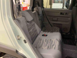 余裕のある運転席ですので、快適なドライブをお楽しみいただけます。