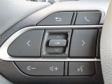 ブルートゥースに接続すれば、スマホに入れている音楽が聞けたり運転中に電話がかかってきてしまった場合もハンドルから電話を取ることができます!