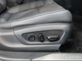 パワーシート搭載。微妙な調整が手軽にでき、ピッタリの最適なポジションで運転することが可能です。