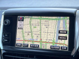 ●純正ナビ:一体感のあるナビは、高級感ある車内を演出してくれます。Bluetooth再生などオーディオ機能も充実しておりますので、運転もより楽しめます♪