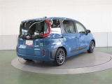4WDには高級車に使用されるダブルウィッシュボーンサスペンションを採用。