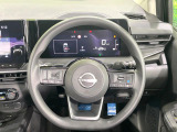 インテリアに合わせたデザインのステアリングは、運転される方のことも考え、運転しやすい形状、大きさです。是非一度、実際に触ってお確かめください。
