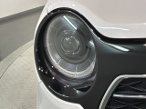 LEDヘッドライトは、点灯の瞬間から最大光量を発揮し、突然暗くなるトンネルなどでの安定感を高めます。