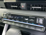 オートエアコンで快適な室内です。