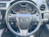 【純正革巻きステアリング】上質な革を使用することで、手にしっかり馴染みとても運転しやすいハンドルです♪