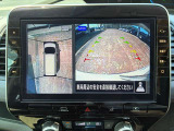 バック時に自車の真後ろの映像&上から見下ろした映像を映してくれますのでラクラク駐車が可能です(^_^)-☆