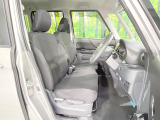 運転席シート廻りは使用感も少なく、良好な状態となっています。丁寧に使われていたことがよくわかりますね。