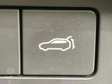 【パワーバックドア】スマートキーや運転席のボタンを押すだけでリアゲートが自動で開閉します!荷物を持っている時や、高い位置にあるバックドアを閉める際に便利な機能です♪