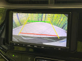 【バックカメラ】駐車時に後方がリアルタイム映像で確認できます。大型商業施設や立体駐車場での駐車時や、夜間のバック時に大活躍!運転スキルに関わらず、今や必須となった装備のひとつです!