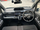 運転席・助手席の俯瞰視点です!乗った際のイメージが湧きますね!
