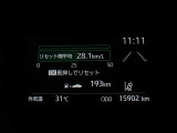シンプルで見やすいメーター。