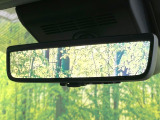 【デジタルインナーミラー】後席の大きな荷物や同乗者で後方が確認しづらい時でも安心!カメラが撮影した車両後方の映像をルームミラー内に表示。クリアな視界で状況の確認が可能です!