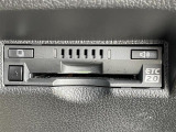 ◆【ETC2.0(DSRC/ITSスポット)】ETCカードを挿入すれば料金所はノンストップで通過できます。ETC限定の割引や、高速道路の情報提供サービスを利用できます。