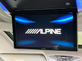 【フリップダウンモニター】大画面モニターで後席でもエンタメをお楽しみいただけます。小さなお子様にも大人気の装備です♪