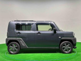 最小回転半径4.8mという小回り性能で、狭い道や初めての駐車場でも運転しやすいですよ。