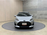 お車購入のポイントとなるフロントマスクです!シャープな目つきが印象的なデザインのヘッドランプです。
