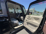 運転席開口部!ほぼ直角までドアが開きます!