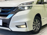 【LEDヘッドライト】悪天候や夜間走行時も良好な視界を確保し安心して運転できる高輝度LEDヘッドライトを装備!点灯速度が早く、消費電力も抑えられています。