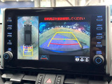 【パノラミックビューモニター】専用のカメラにより、上から見下ろしたような視点で360度クルマの周囲を確認することができます☆死角部分も確認しやすく、狭い場所での切り返しや駐車もスムーズに行えます。