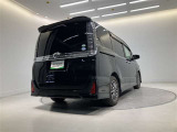 走りにこだわりながら収納力も持ち合わせたお車です。荷物を載せて軽快なドライブを楽しめますよ♪