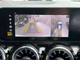 バックカメラにより駐車時の後方確認も楽にできます。