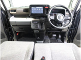 想像以上の広さで、毎日の運転がもっと快適に!みんなくつろげる心地よい室内空間です。