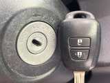 【キーレス】少し離れた場所からでもボタン一つでドアの開錠・施錠ができるのでとっても便利!ドアの鍵穴周りに傷をつけることもありません♪