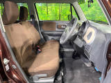 運転席シート廻りは使用感も少なく、良好な状態となっています。丁寧に使われていたことがよくわかりますね。