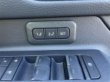 パワーシート搭載。微妙な調整が手軽にでき、最適なポジションで運転することが可能です。