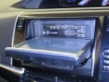 CD、DVDの再生ができます。
