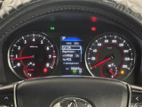 【メーターまわり】ドライバーから見やすい位置にあって安全運転に寄与します。マルチインフォメーションディスプレイでは、クルマに関する情報の確認はもちろん、各種安全機能・装備のON/OFFも設定可能。