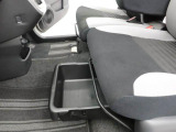 愛知ダイハツではお車をご購入頂いた後が本当のお付き合いのスタートだと思っています。 ですので定期点検や車検もお得なパックをご用意してお客様に頼りにされるダイハツディーラーを目指しています☆