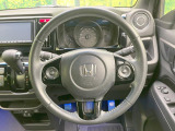 【純正革巻きステアリング】上質な革を使用することで、手にしっかり馴染みとても運転しやすいハンドルです♪