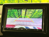 【バックカメラ】駐車時に後方がリアルタイム映像で確認できます。大型商業施設や立体駐車場での駐車時や、夜間のバック時に大活躍!運転スキルに関わらず、今や必須となった装備のひとつです!