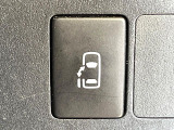 【パワースライドドア】スマートキーや運転席のスイッチでスライドドアの開閉が可能♪電動だから力を入れてドアを開ける必要が無く、小さいお子様でも、重い荷物を持っている時もラクに開け閉めできます♪