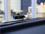 純正前後ドラレコを標準装備。買い足し不要で初期費用を抑えられるのも魅力です。