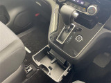 【シフトレバー】シフトの操作がしやすく快適なドライブを楽しんでいただけます!