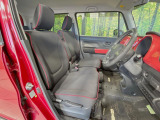 運転席シート廻りは使用感も少なく、良好な状態となっています。丁寧に使われていたことがよくわかりますね。