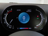 デジタルメーターは視認性が非常に良く、運転時の視線を逸らさず様々な情報の確認が行えます。