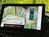 【パノラミックビューモニター】専用のカメラにより、上から見下ろしたような視点で360度クルマの周囲を確認することができます☆死角部分も確認しやすく、狭い場所での切り返しや駐車もスムーズに行えます。