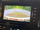 【バックカメラ】駐車時に後方がリアルタイム映像で確認できます。大型商業施設や立体駐車場での駐車時や、夜間のバック時に大活躍!運転スキルに関わらず、今や必須となった装備のひとつです!