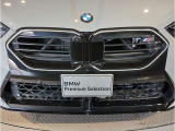 【キドニーグリル】BMWは約90年もの間、ほぼ全ての車両にひと目でBMWだと分かるこの特徴的なフロントグリルが備えられ、デザイン・アイコンとして親しまれてきました。