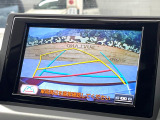【バックカメラ】駐車時に後方がリアルタイム映像で確認できます。大型商業施設や立体駐車場での駐車時や、夜間のバック時に大活躍!運転スキルに関わらず、今や必須となった装備のひとつです!
