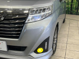 【LEDヘッドライト】悪天候や夜間走行時も良好な視界を確保し安心して運転できる高輝度LEDヘッドライトを装備!点灯速度が早く、消費電力も抑えられています。