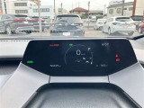 とっても見やすいメーターです。夜間時はラグジュアリーな気分にさせてくれる照明が魅力ですので、夜のドライブも楽しみになりますよ♪