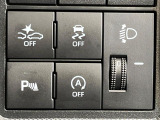 【スマートアシスト】走行中に前方の車両等を認識し、衝突しそうな時は警報とブレーキで衝突回避と被害軽減をアシスト。より安全にドライブをお楽しみいただけます。