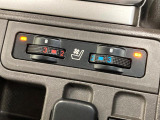 【シートベンチレーション】夏場は涼しい風でお尻や背中の熱やムレを防ぎ、冬はエアコンよりも早く温まってポカポカに!季節を問わず快適に過ごせます。