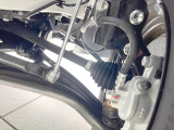 お車を安心してお乗りいただく為には、足回りの定期点検が欠かせません。サービスサポート(有償保証)では無料点検もご提供しており、安心のカーライフをお過ごしいただけるサポート体制が整っています。
