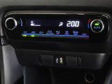 車内を快適に、オートエアコンを装備しています。